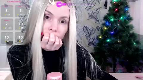 Snapshot of marmalade_fox chatting on 01-14-25, 06:34 Marmalade Fox online show from 01-14-25, 06:34