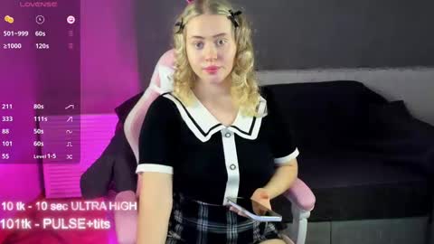 Snapshot of marmel199 chatting on 12-10-24, 09:00 Liza online show from 12-10-24, 09:00