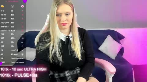 Snapshot of marmel199 chatting on 02-12-25, 05:15 Liza online show from 02-12-25, 05:15