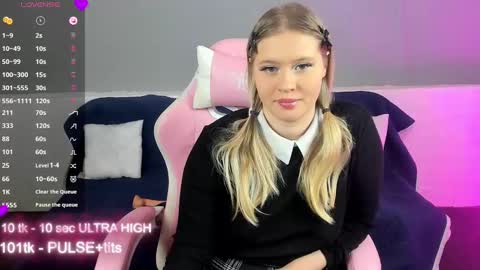 Snapshot of marmel199 chatting on 02-17-25, 10:29 Liza online show from 02-17-25, 10:29