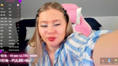 Snapshot of marmel199 chatting on 03-07-25, 12:15 Liza online show from 03-07-25, 12:15