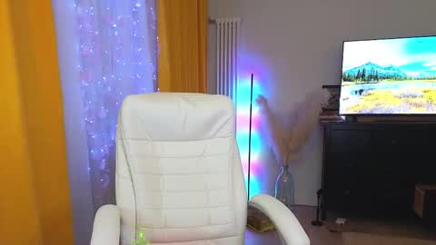 Alena online show from 02-25-25, 10:50