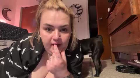 maroon_moon online show from 05-04-26, 11:45