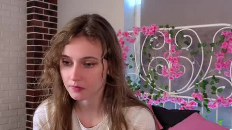 Andriella online show from 04-08-26, 09:42