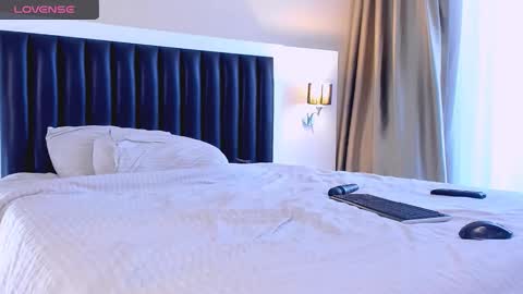 Mari online show from 11-25-25, 07:08