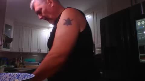 marriedguyold online show from 04-22-26, 03:13