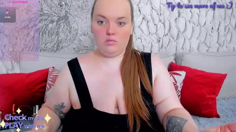 Snapshot of marry_girl chatting on 01-09-25, 05:23 Mary online show from 01-09-25, 05:23