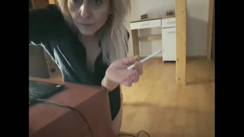 Snapshot of marrygorund chatting on 01-31-25, 02:28 MaryGoRound online show from 01-31-25, 02:28