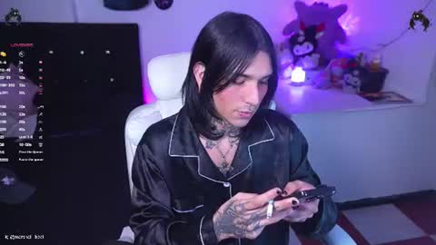 Snapshot of marshall_cazher chatting on 07-17-26, 05:58 marshall online show from 07-17-26, 05:58