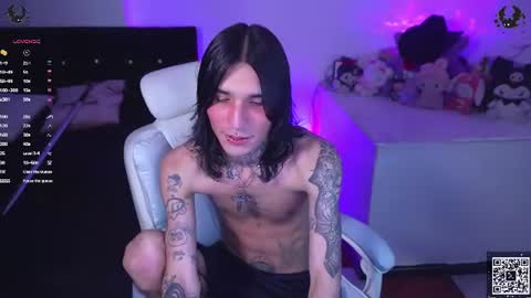 Snapshot of marshall_cazher chatting on 07-24-26, 04:43 marshall online show from 07-24-26, 04:43
