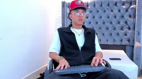 MARSHALL online show from 04-13-26, 04:07