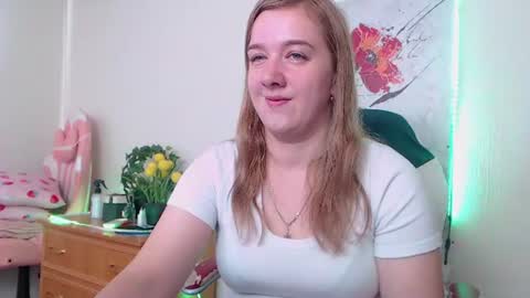 Snapshot of marthasimons chatting on 07-12-26, 04:58 Martha online show from 07-12-26, 04:58