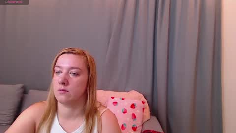 Snapshot of marthasimons chatting on 07-28-26, 04:08 Martha online show from 07-28-26, 04:08