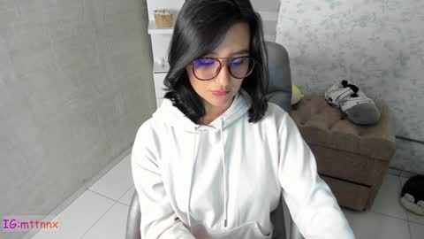 Snapshot of martiiinaa_ chatting on 02-06-25, 04:25 Martina online show from 02-06-25, 04:25