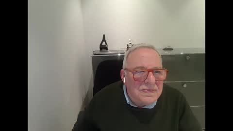 martin_1947 online show from 02-24-25, 05:42
