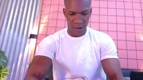 Snapshot of martin_killer chatting on 06-25-26, 01:16 Martin online show from 06-25-26, 01:16