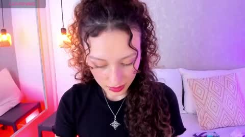 Snapshot of martina_adams chatting on 04-21-26, 01:42 mari online show from 04-21-26, 01:42