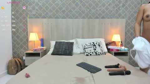 Snapshot of martina_ayala chatting on 05-17-26, 11:28 Martina online show from 05-17-26, 11:28