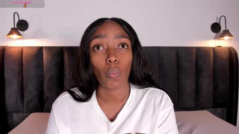 Snapshot of martina_jackson_ chatting on 02-03-26, 06:40 Laura online show from 02-03-26, 06:40