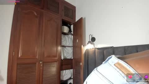 Snapshot of martina_jackson_ chatting on 02-22-26, 07:23 Laura online show from 02-22-26, 07:23