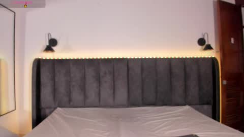 Snapshot of martina_jackson_ chatting on 02-28-26, 07:37 Laura online show from 02-28-26, 07:37