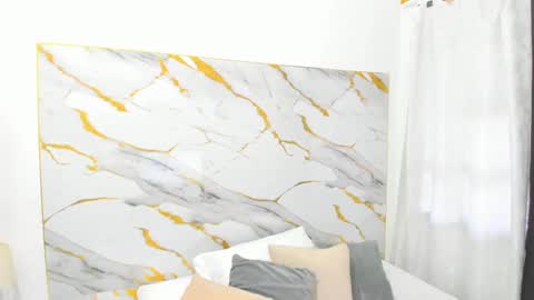 Snapshot of martina_lopezz1 chatting on 02-19-25, 12:33 Martina online show from 02-19-25, 12:33