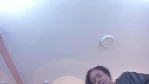 martina touss  online show from 12-21-25, 01:24