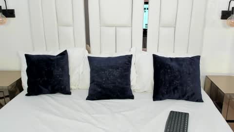 Snapshot of martina_xblack chatting on 01-18-25, 08:19 Martina Black online show from 01-18-25, 08:19