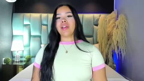 Snapshot of martinagarcia__ chatting on 04-18-26, 07:29 Martina Garcia online show from 04-18-26, 07:29