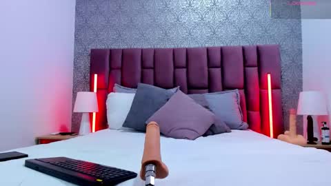 martina rizzi online show from 10-30-25, 04:25