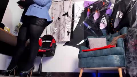 martinasoto online show from 10-25-25, 03:36