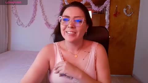 Snapshot of martiniella chatting on 02-12-25, 07:45 Antonella Martini online show from 02-12-25, 07:45