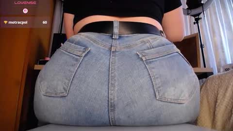 Snapshot of martiniella chatting on 10-14-25, 07:36 Antonella Martini online show from 10-14-25, 07:36