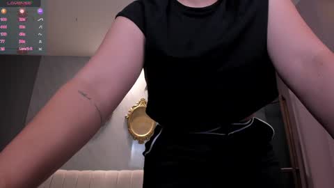 Snapshot of martinnabonnet chatting on 12-28-24, 10:25 Martinna Bonnet online show from 12-28-24, 10:25