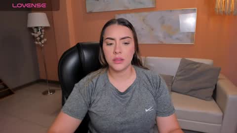 Snapshot of martinnabonnet chatting on 01-06-25, 10:46 Martinna Bonnet online show from 01-06-25, 10:46