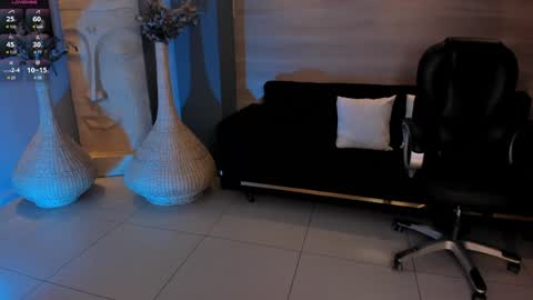 Snapshot of martinnabonnet chatting on 02-01-25, 01:30 Martinna Bonnet online show from 02-01-25, 01:30