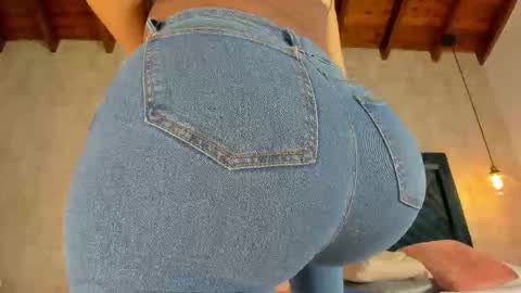 Martina online show from 10-18-25, 07:36