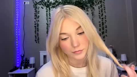 Lisa online show from 01-08-26, 05:04