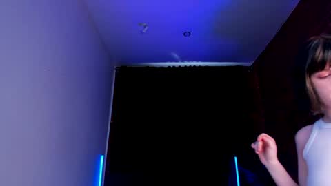 Mary online show from 05-11-26, 01:28