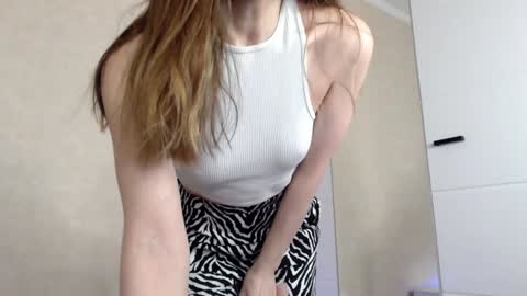  MY NAME IS MILA WELCOME TO MY ROOM online show from 12-25-24, 08:50