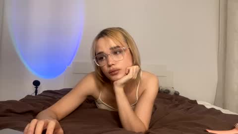 Mary online show from 01-24-25, 05:42