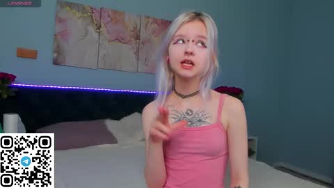 Snapshot of mary_wester chatting on 03-03-26, 01:23 Mary online show from 03-03-26, 01:23