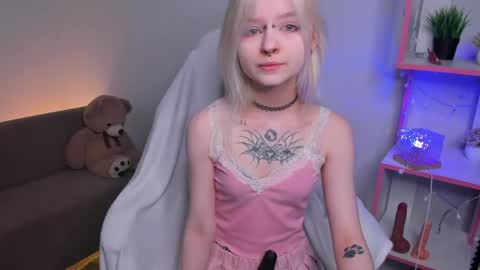 Snapshot of mary_wester chatting on 05-02-26, 12:59 Mary online show from 05-02-26, 12:59
