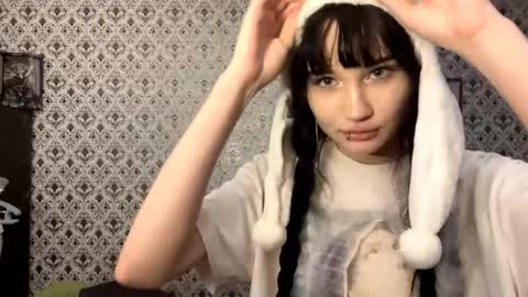 Sofia online show from 11-28-25, 01:58