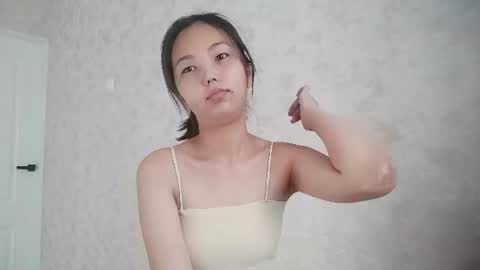 Snapshot of marybellegalaviz chatting on 07-31-26, 12:04 Lily online show from 07-31-26, 12:04