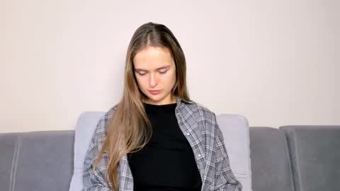 Mari online show from 12-18-25, 07:14