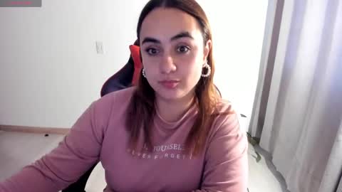 Dulce Maria online show from 04-16-26, 09:39