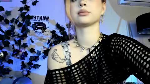 Mary x online show from 02-25-25, 02:47