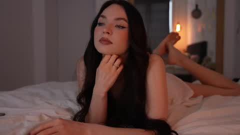 Snapshot of marypsiss chatting on 06-25-26, 11:26 Marina online show from 06-25-26, 11:26