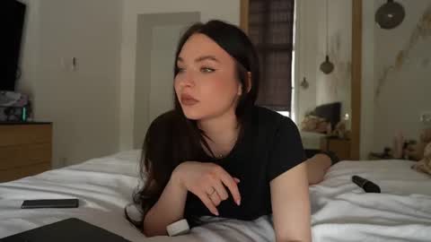 Snapshot of marypsiss chatting on 07-14-26, 09:47 Marina online show from 07-14-26, 09:47